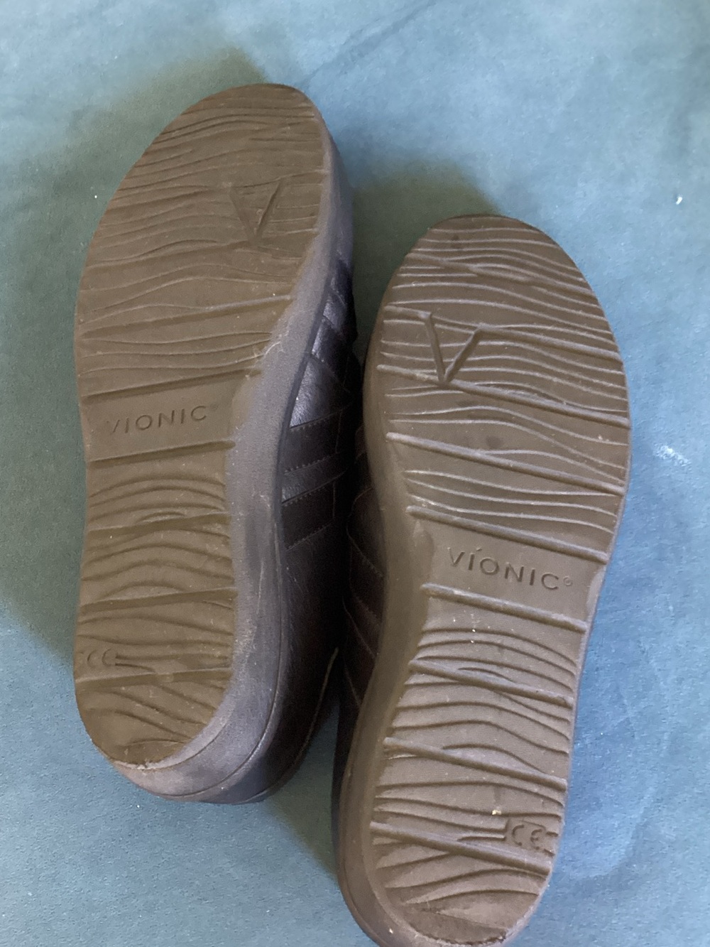 Vionic Black Crisscross Strap Flats 🔲 - Picture 5 of 7
